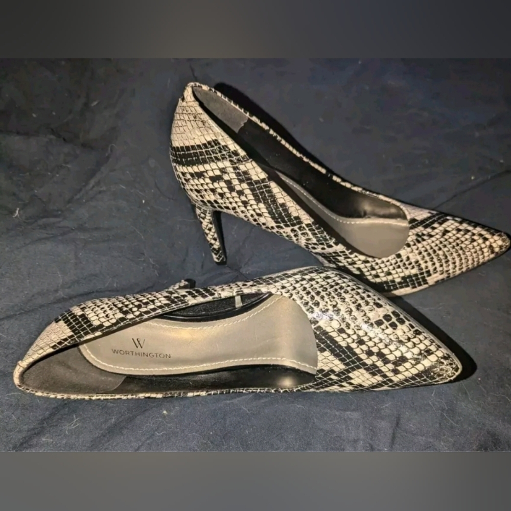 Worthington Snake Print High-Heel Shoes Size 7 Black White Pumps Pointed Toe